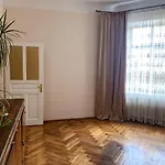 아파트 Mitskevycha Square Apartment- At The Center Of *