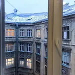 아파트 Mitskevycha Square Apartment- At The Center Of 리비프