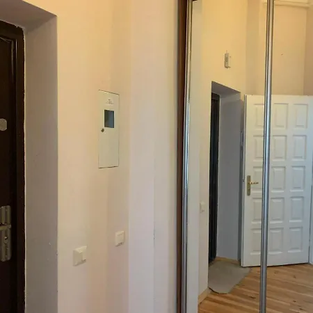 Mitskevycha Square Apartment- At The Center Of Lejlighed *