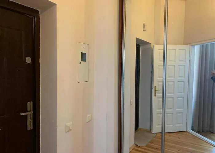 Mitskevycha Square Apartment- At The Center Of شقة *