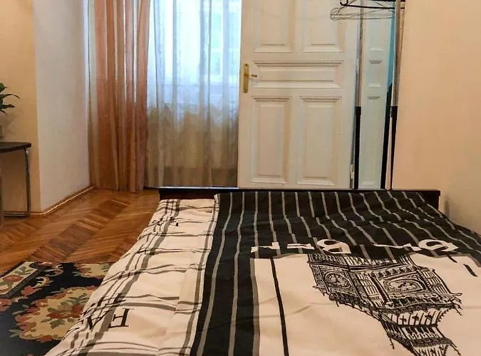 Mitskevycha Square Apartment- At The Center Of Apartman *