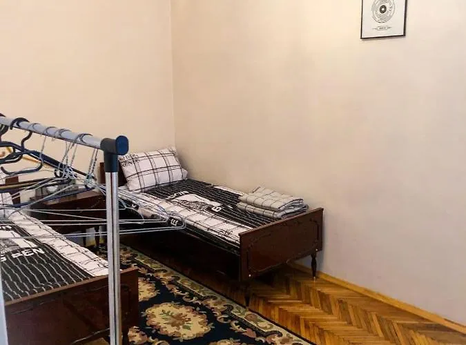 Mitskevycha Square Apartment- At The Center Of إلفيف