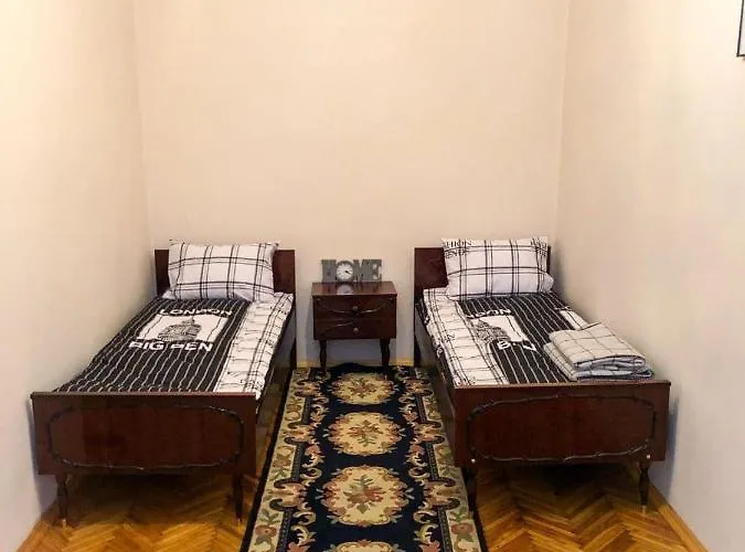 Mitskevycha Square Apartment- At The Center Of شقة