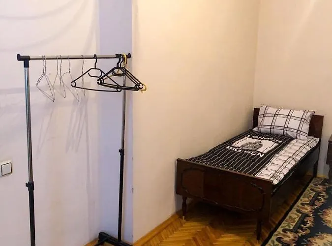 شقة Mitskevycha Square Apartment- At The Center Of